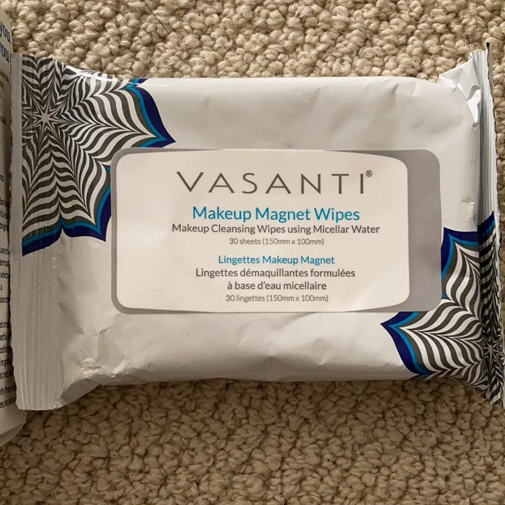 Vasanti Brighten Up! Exfoliator and Magnetic Makeup Removing Wipes Bundle NIB
